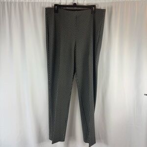 Chico's Black and White Pants - Diamond
Print - Size 2.5 R US SZ: 14R